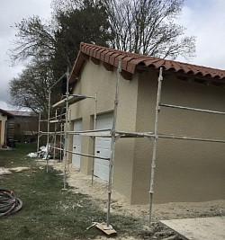 Ravalement de façades et application d'enduit crépi à Brioude (43)