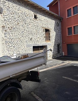 Réalisation d'un rejointoiement de pierres à Saint-Paulien (43)
