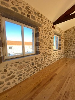 Réalisation de joints de pierre intérieure à Blesle (43)