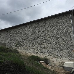 Rejointoiement façade ancienne a Lantriac