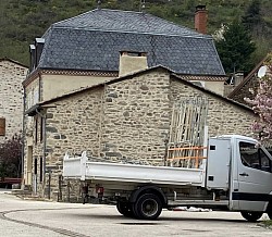 Façadier restauration façade rejointoiement de pierre à Saint-Florine