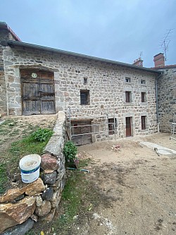 Rejointoiement de façade en pierre à Blesle (43)