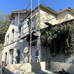 Travaux de rénovation de façade à Saint-Agrève (07)