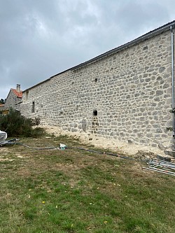 Restauration façade en pierre Saugues