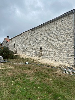 Restauration de façade en pierre à Saugues (43)