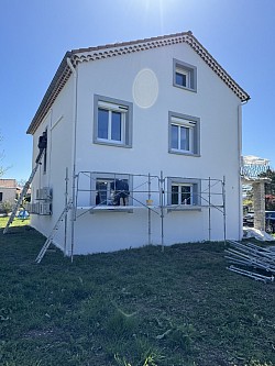 Application de peinture de protection pour façade à Langogne (48)