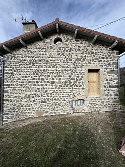 Joints de pierre et création d’encadrements en imitation pierre à Coubon (43)
