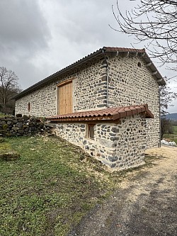 Rejointoiement de façade en pierre à Cournon-d’Auvergne (63)