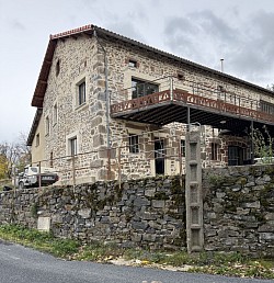 Jointage de mur en pierre à Paulhaguet (43)