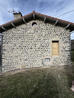 Ravalement et rejointoiement de façade en pierre à Yssingeaux (43)